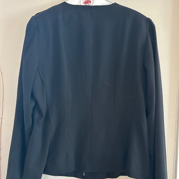 Suit - Picture 2 of 5